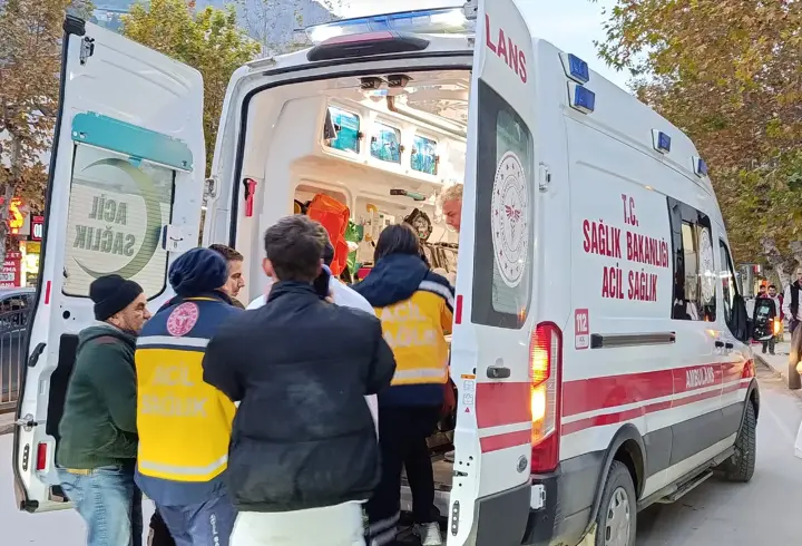Amasya'da otomobil ile motosiklet çarpıştı: 1 yaralı