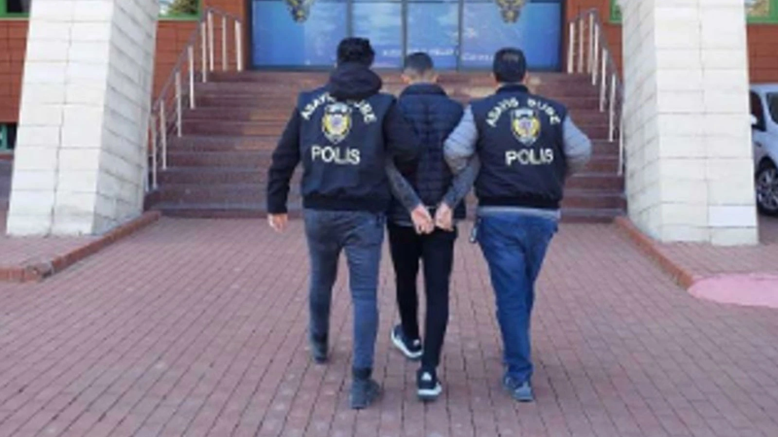Cinsel istismar suçundan aranan cezaevi firarisi yakalandı