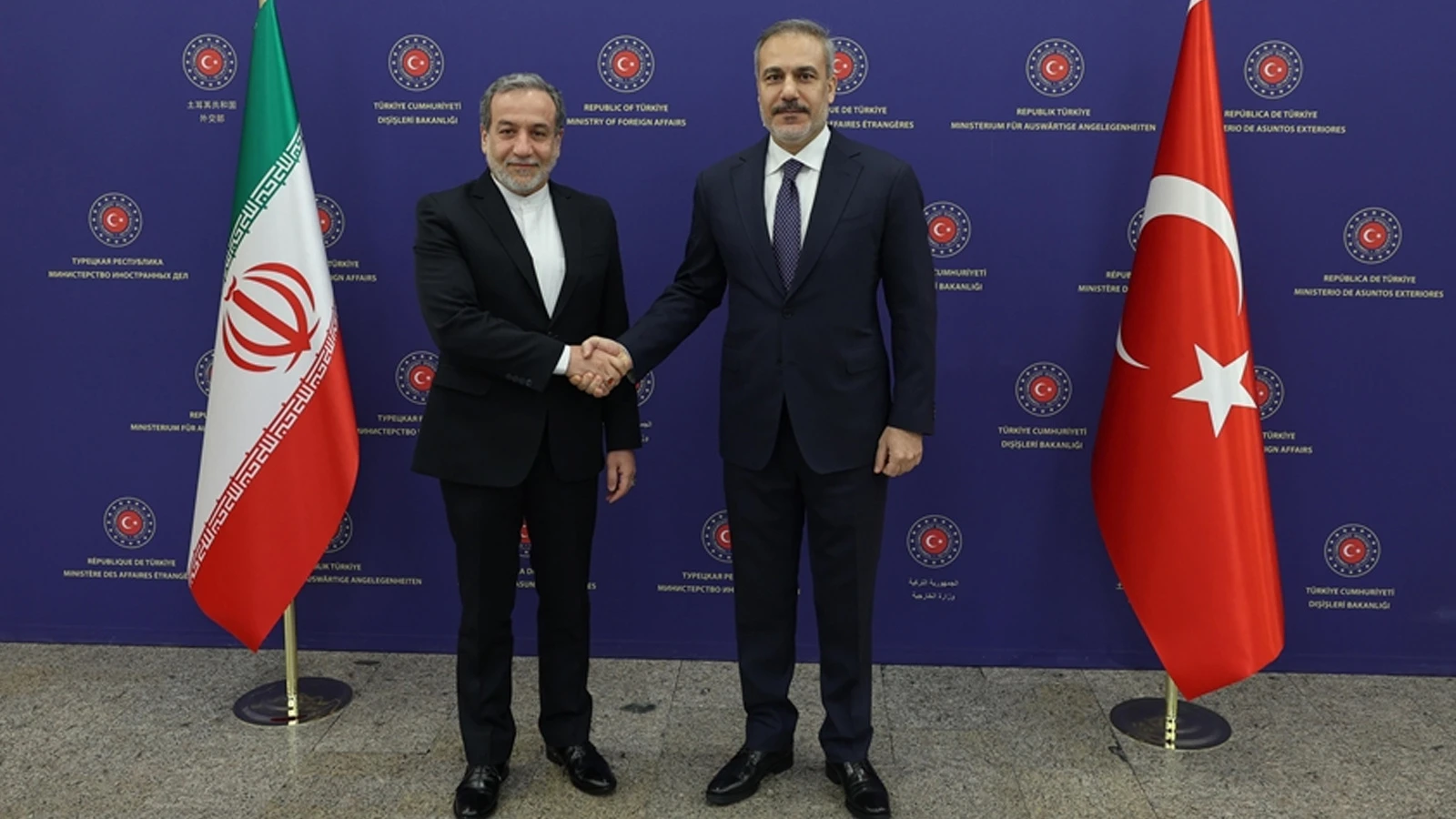 Dışişleri Bakanı Fidan, İranlı mevkidaşı ile telefonda görüştü