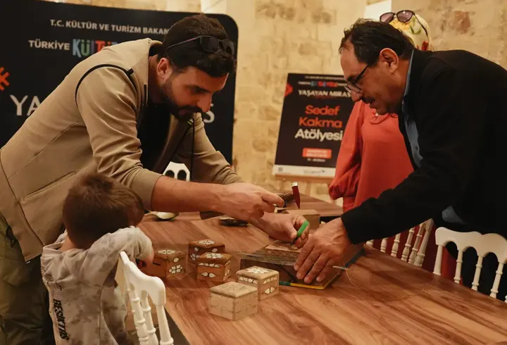 Mardin Kültür Yolu Festivali’nde Sedef Kakma Sanatı Tanıtıldı