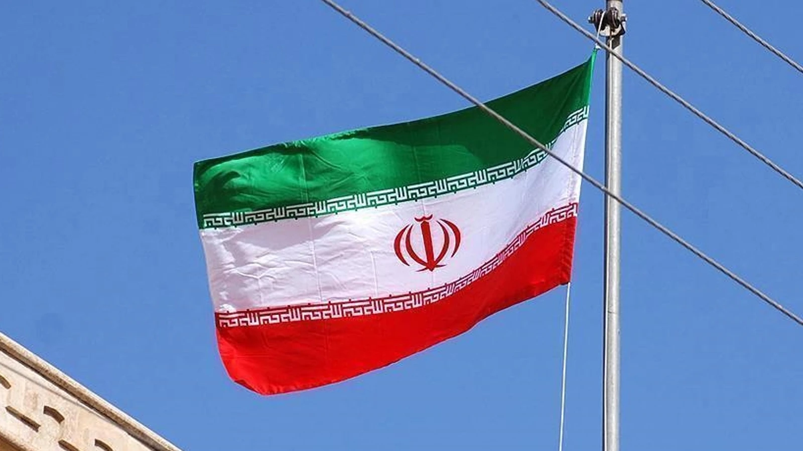 İran heyeti, ateşkesi görüşmek için Pakistan'a gidiyor