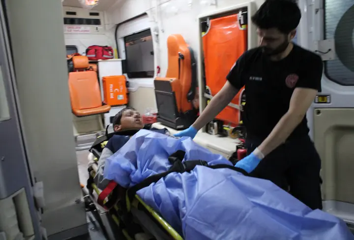 15 yaşındaki çocuk, 12 yaşındaki arkadaşını havalı tüfekle bacağından vurdu