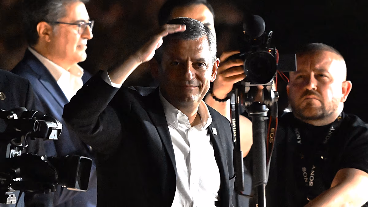 Özgür Özel, Halk TV'de açıklama yaptı: 'Çok çok kritik bir noktadayız'