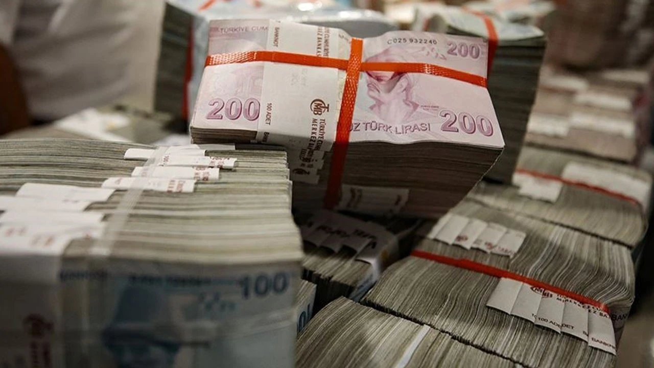 Hazine, bono ihalesiyle 15,7 milyar lira borçlandı