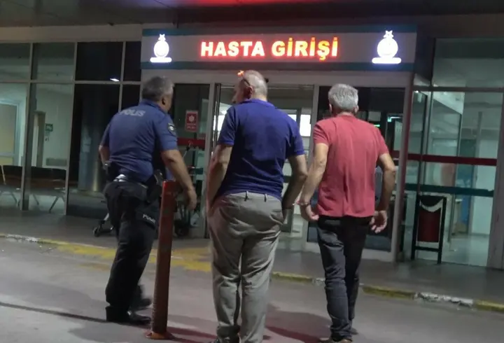 İzmir'de, havalandırma borusuna gizlenmiş ruhsatsız tabancalar ele geçirildi: 3 gözaltı