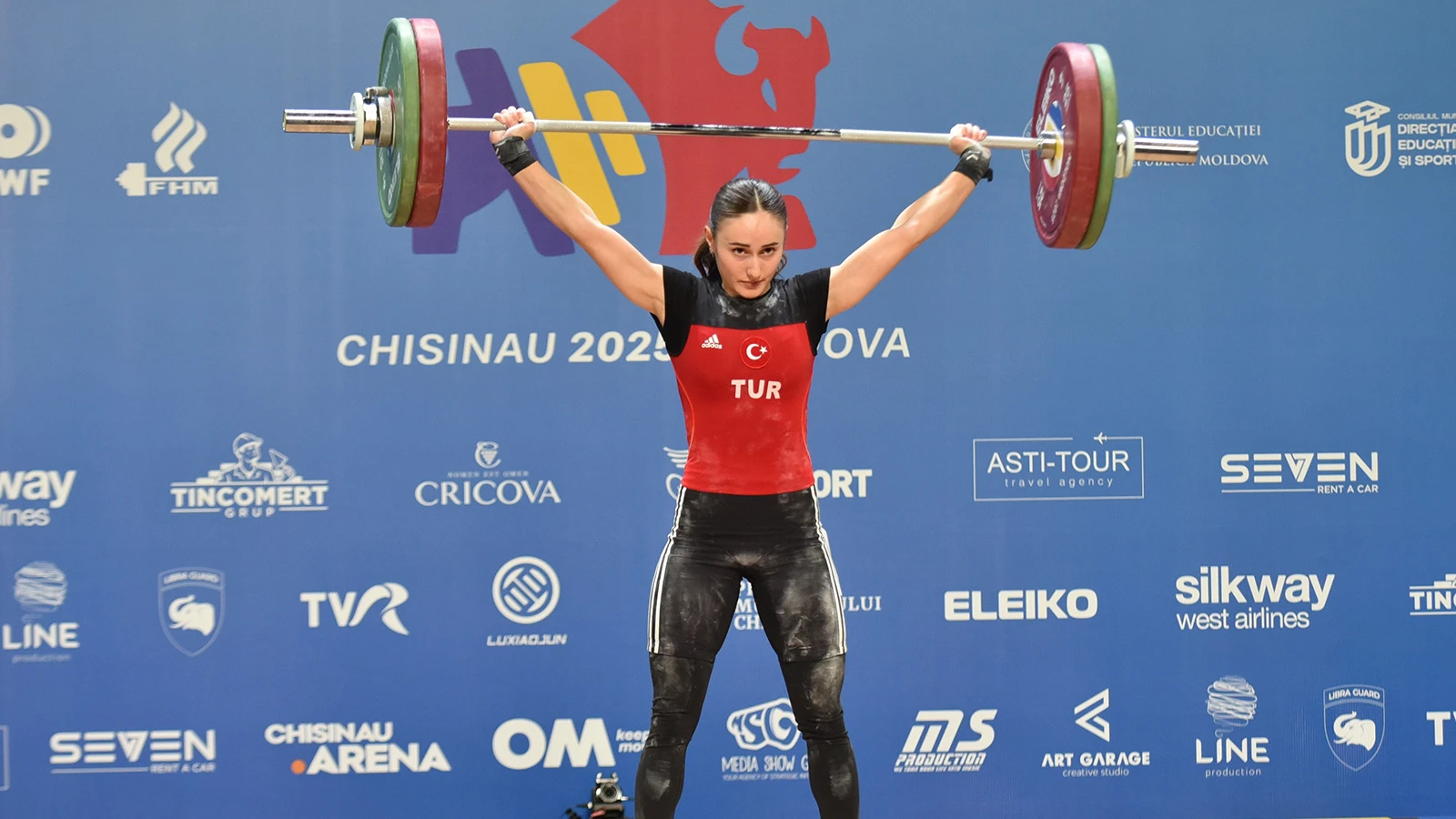Milli halterci Cansel Özkan'dan Avrupa Şampiyonası'nda bronz madalya