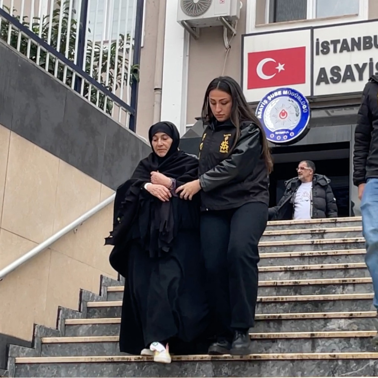 15 yıldır aranıyordu! Katil zanlısı kadın yakalandı