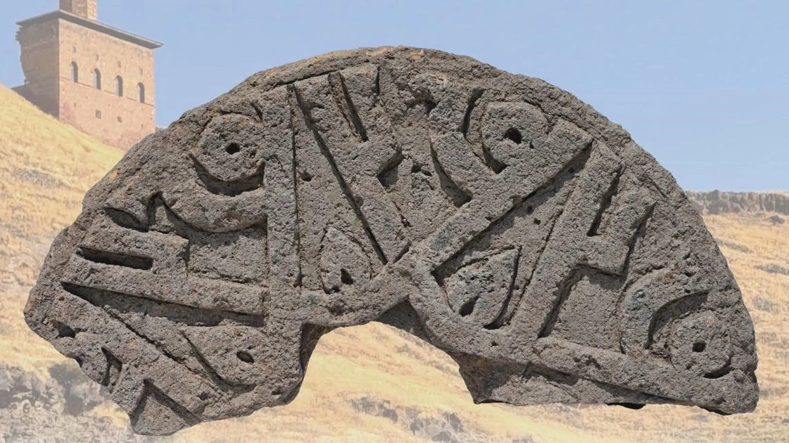 Ani’de “Hz. Muhammed” isminin yer aldığı Selçuklu taşı bulundu