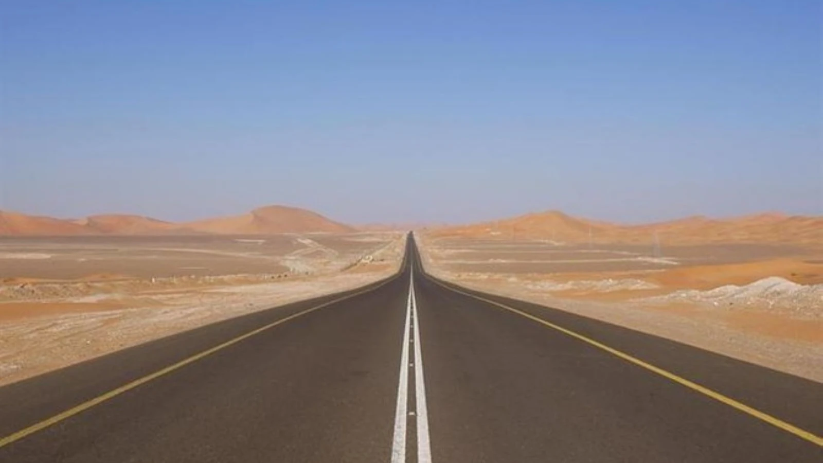 Dünyanın en düz yolu: Tam 240 kilometre