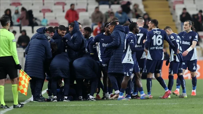 Fenerbahçe, Net Global Sivasspor deplasmanından üç puanla döndü