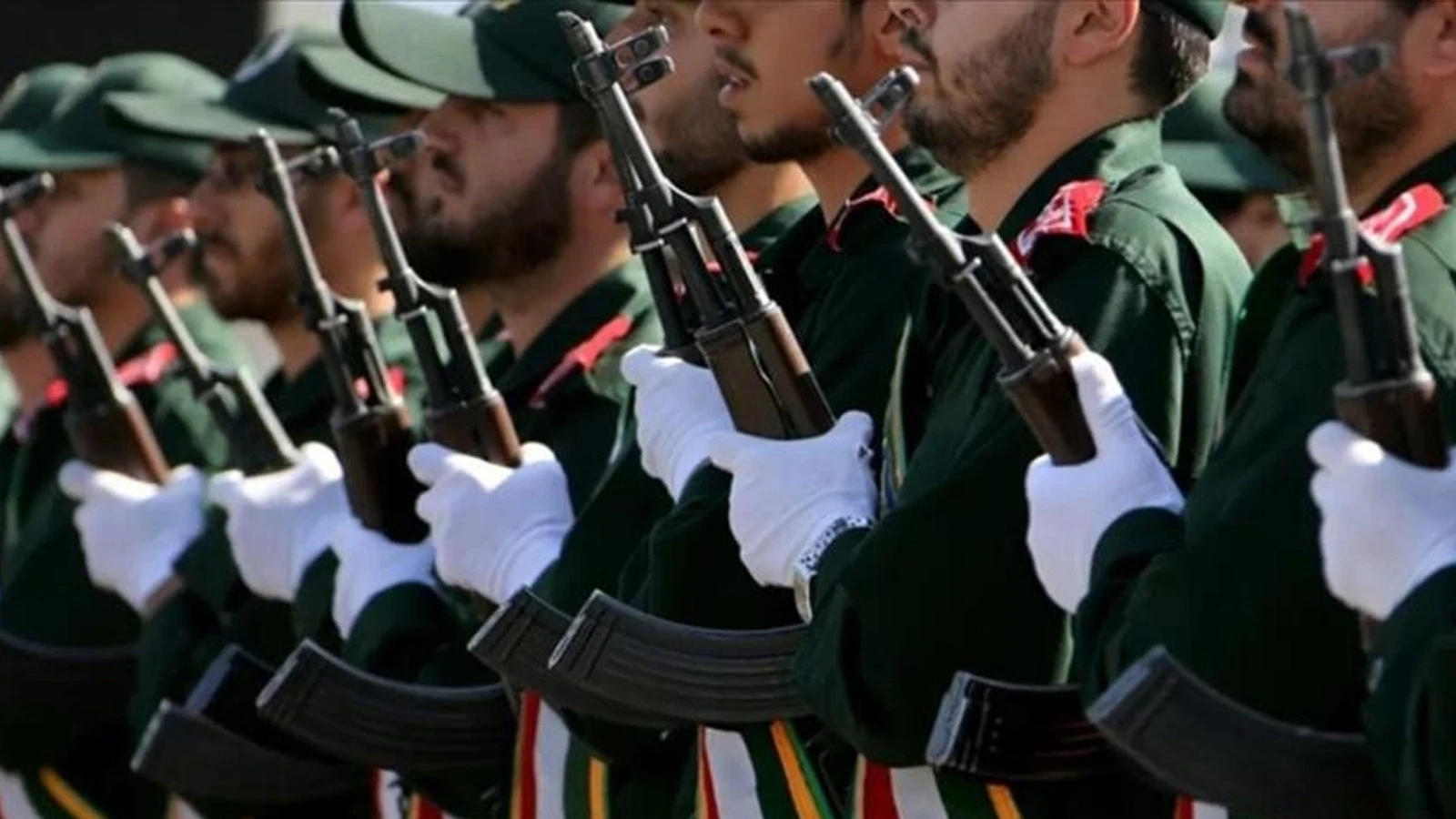 İran Devrim Muhafızları'ndan Hürmüz Boğazı uyarısı