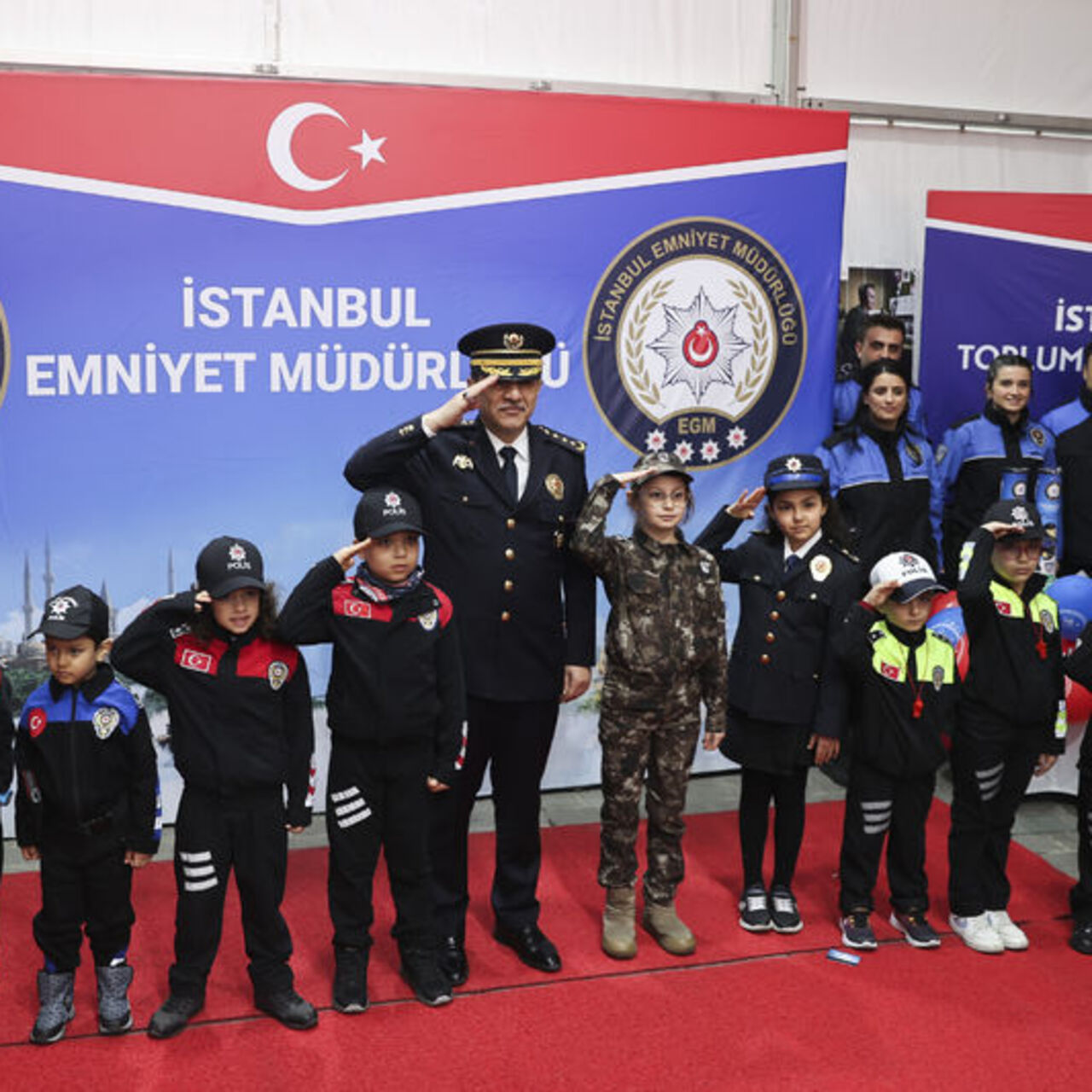 Türk Polis Teşkilatı'nın 180. yılı Taksim'de kutlandı