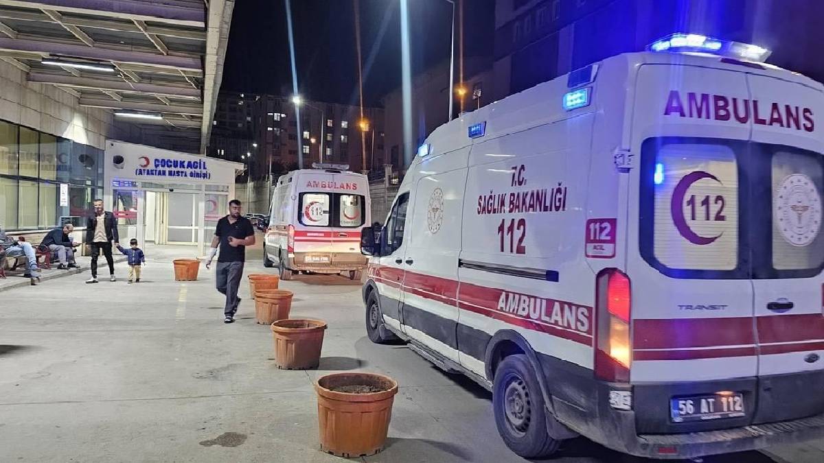Siirt'te Gıda Zehirlenmesi: 77'si Öğrenci 88 Kişi Hastanelik Oldu