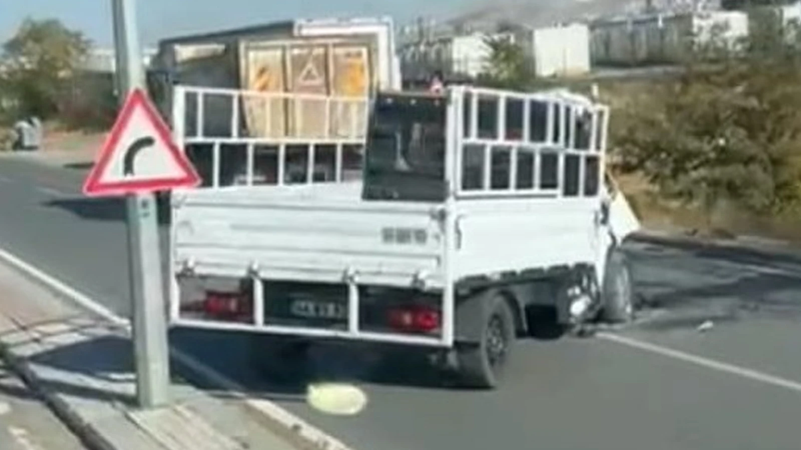 Malatya'da hafriyat kamyonu ile kamyonet çarpıştı! Ölü var