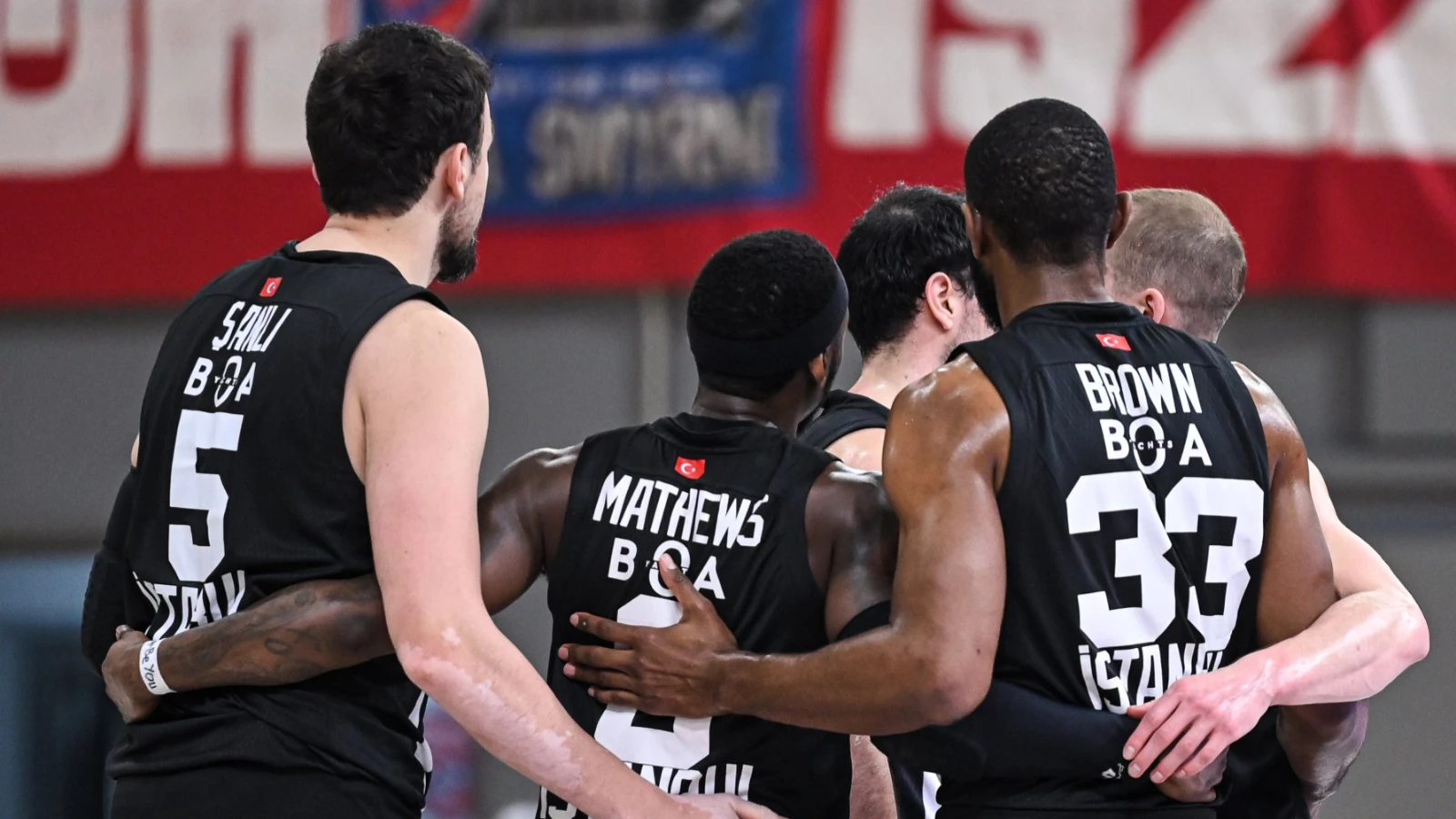 TBF'den Beşiktaş maçında açılan 'çirkin pankarta' kınama