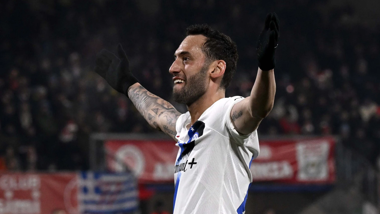 Hakan Çalhanoğlu'nun Inter'deki yeri tehlikede! 21 yaşındaki Sucic resital verdi!