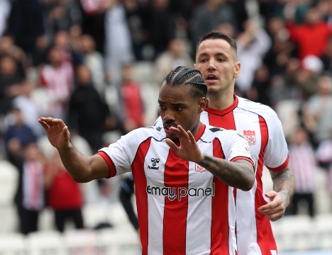 Sivasspor'un 900. golünü Rodrigues'ten