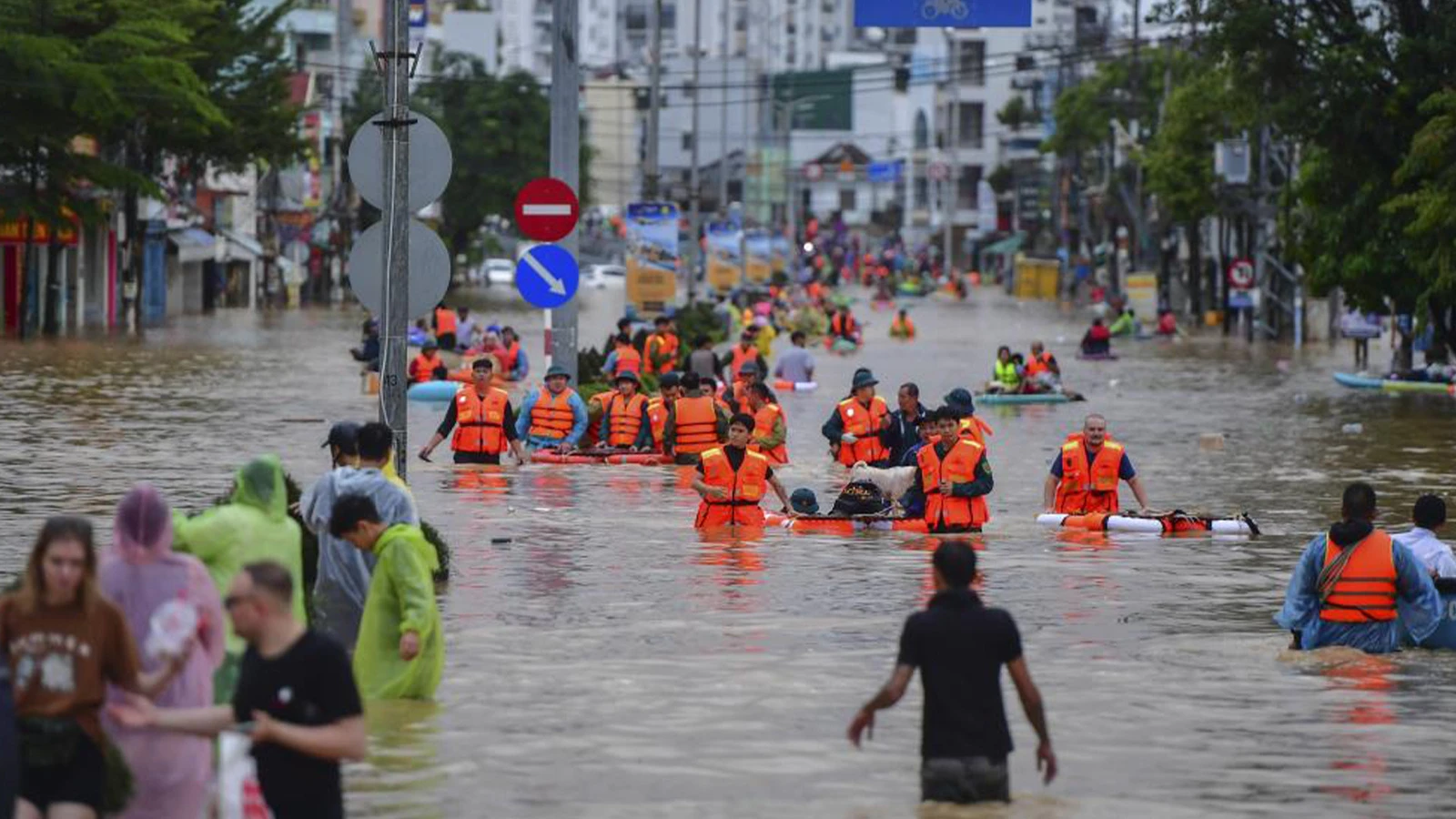 Vietnam'daki felakette can kaybı 55'e yükseldi