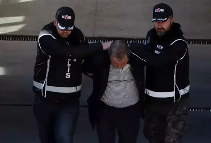 Yaptığı apartman 96 kişiye mezar olmuştu... Müteahhit, duruşmada mahkeme heyetine küfretti!
