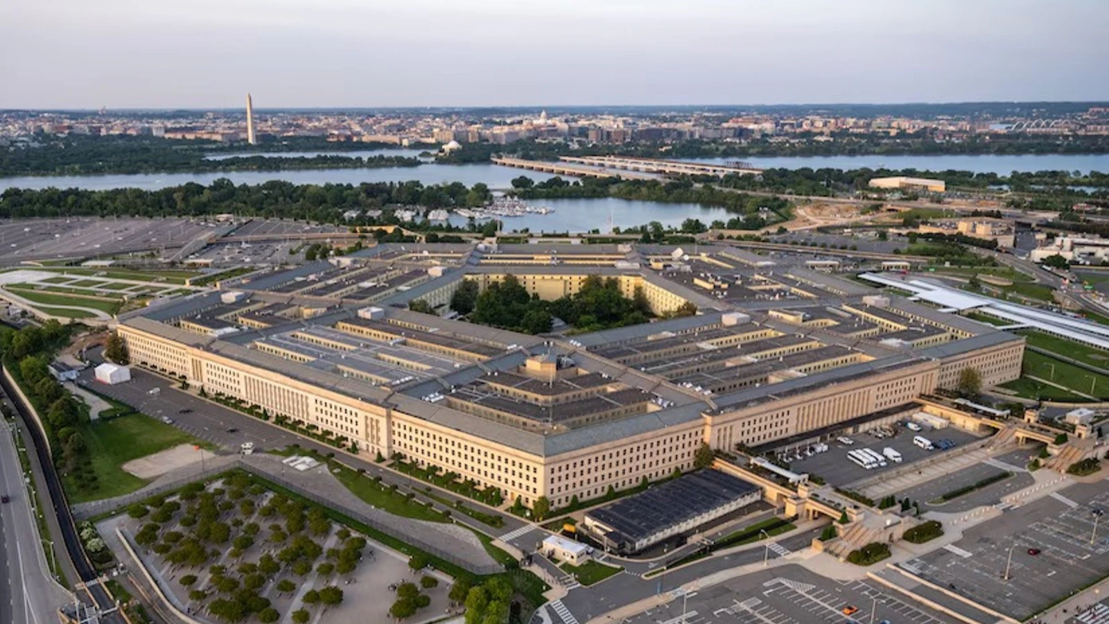 Pentagon'dan gazetecilere erişim ve dolaşım sınırlaması talimatı