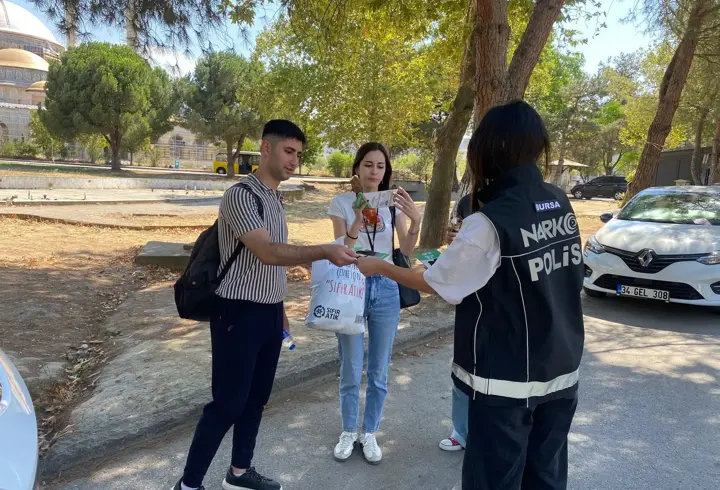 Bursa’da narkotik polisi 5 günde 5 bin 246 kişiyi bilgilendirdi