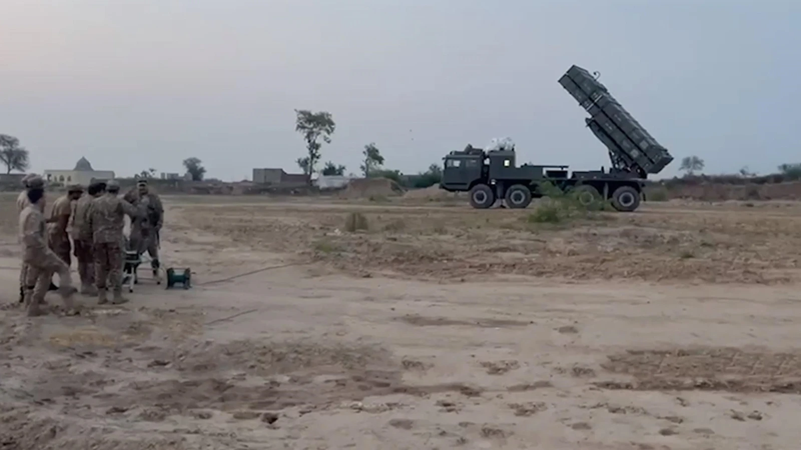 Pakistan'daki çatışmalarda 10 militan öldürüldü