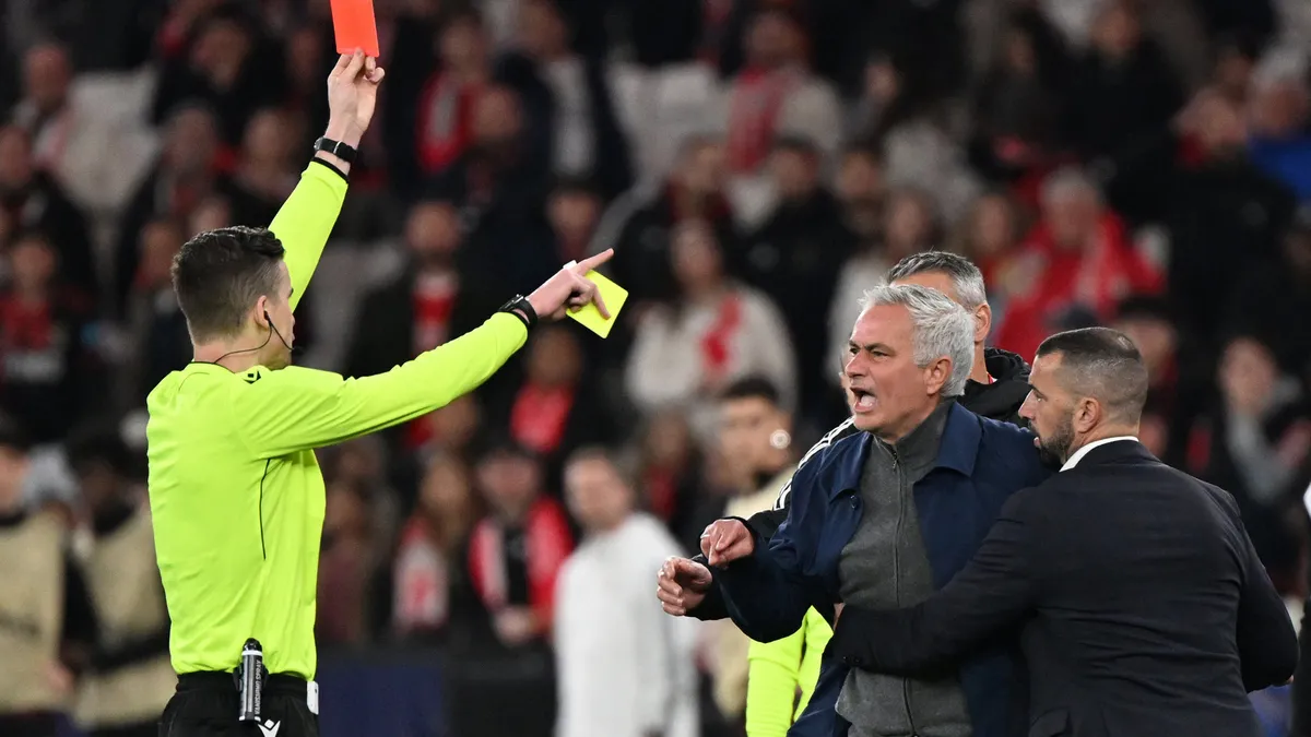 Mourinho’ya derbide kırmızı kart! Gol sevinci olaylı bitti