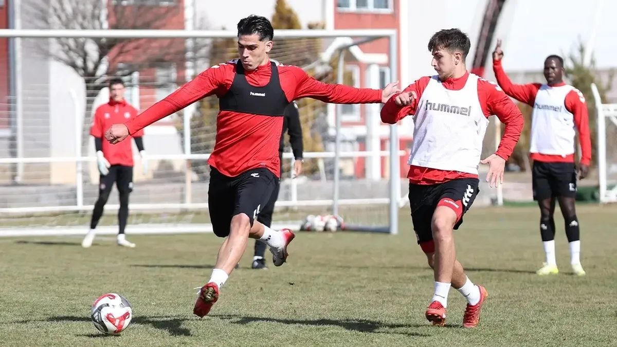 Özbelsan Sivasspor, ligde deplasmanda Adana Demirspor ile karşılaşacak!