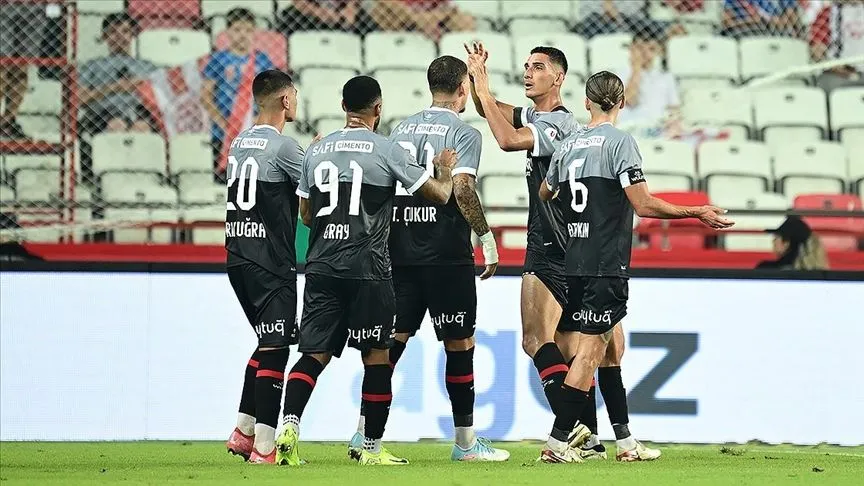 Fatih Karagümrük, deplasmanda Antalyaspor'u mağlup etti