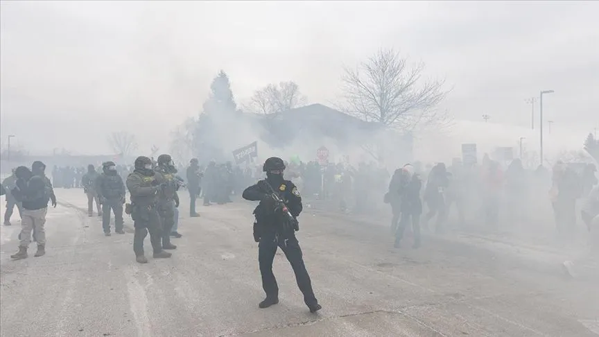 ABD'nin Minnesota eyaletinde protestocular ile ICE ekipleri arasında arbede çıktı
