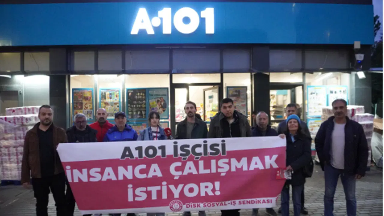 Sosyal-İş Sendikası'ndan A101 Çalışanlarına Destek Eylemi: 'Korkuyu Dayanışmayla, Yalnızlığı Örgütlenmeyle Aşacağız'
