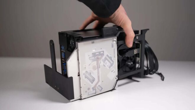 Xbox Series X’in kasasına disk sürücülü PC kuruldu [Video]