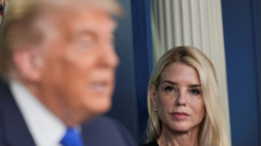 Trump, Adalet Bakanı Pam Bondi'yi görevden aldı