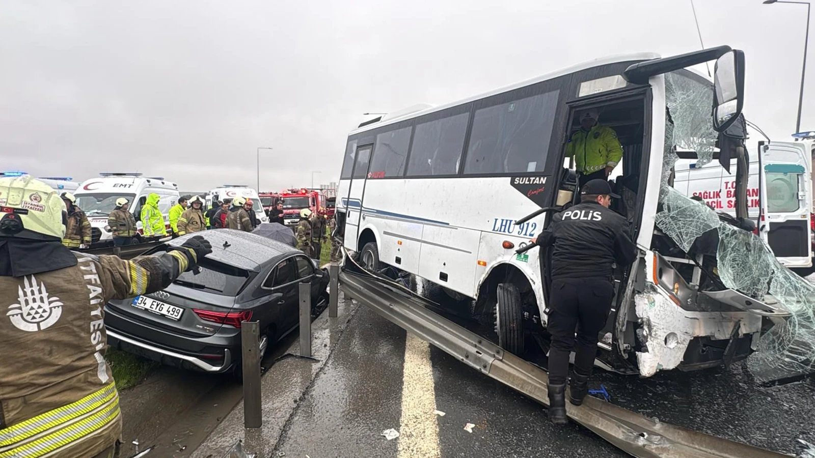 Kazada yaralanan polis şehit oldu