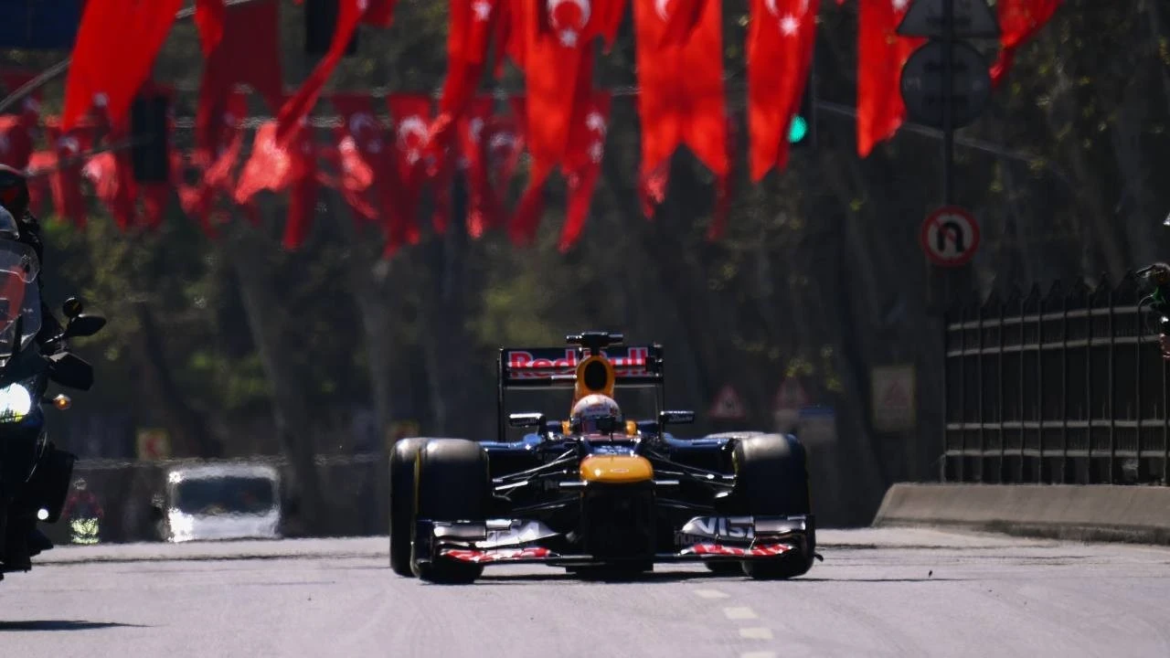 İstanbul ekonomisi F1'le şenlenecek: On binlerce ziyaretçi bekleniyor