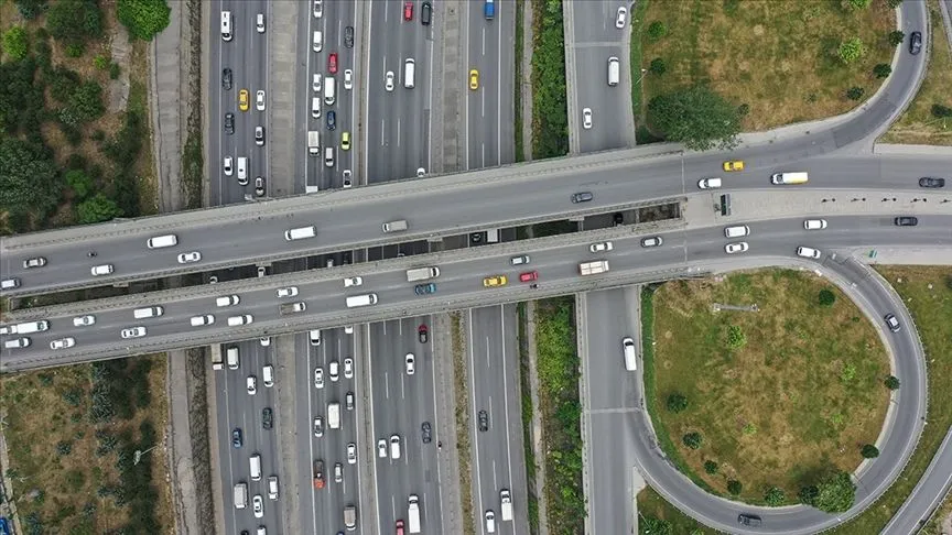 Motorlu kara taşıtları 2024'te 382,9 milyar kilometre yol katetti