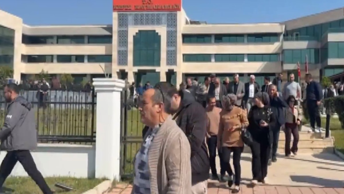 SON DAKİKA | Antalya'da kaymakamlıkta silah sesleri! Bina boşaltıldı