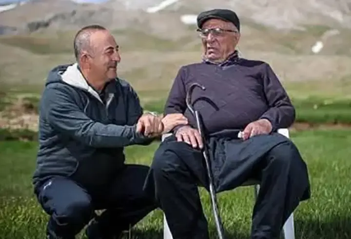 AK Partili Mevlüt Çavuşoğlu'nun babası Osman Çavuşoğlu hayatını kaybetti