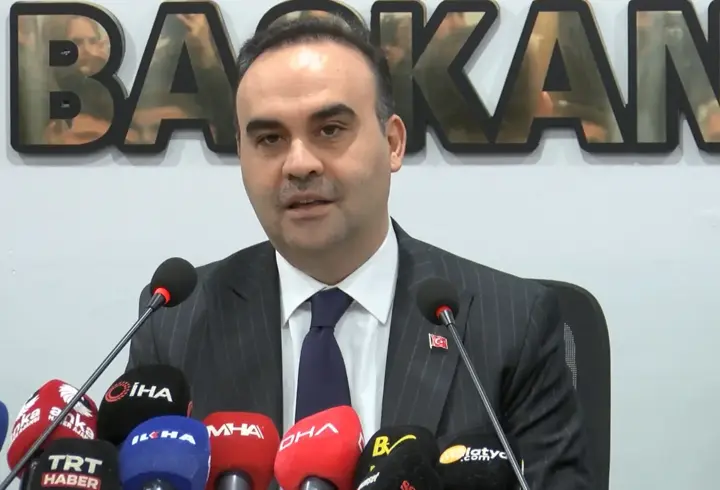 Bakan Kacır duyurdu! Enerjide yeni dönem... Sınır ötesi petrol ve gaz ortaklıkları
