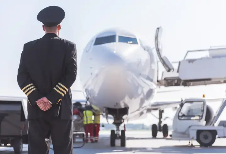 Gökyüzünde ‘Sıkıysa Yakala’: Sahte Pilot Havayollarını Yıllarca Dolandırdı