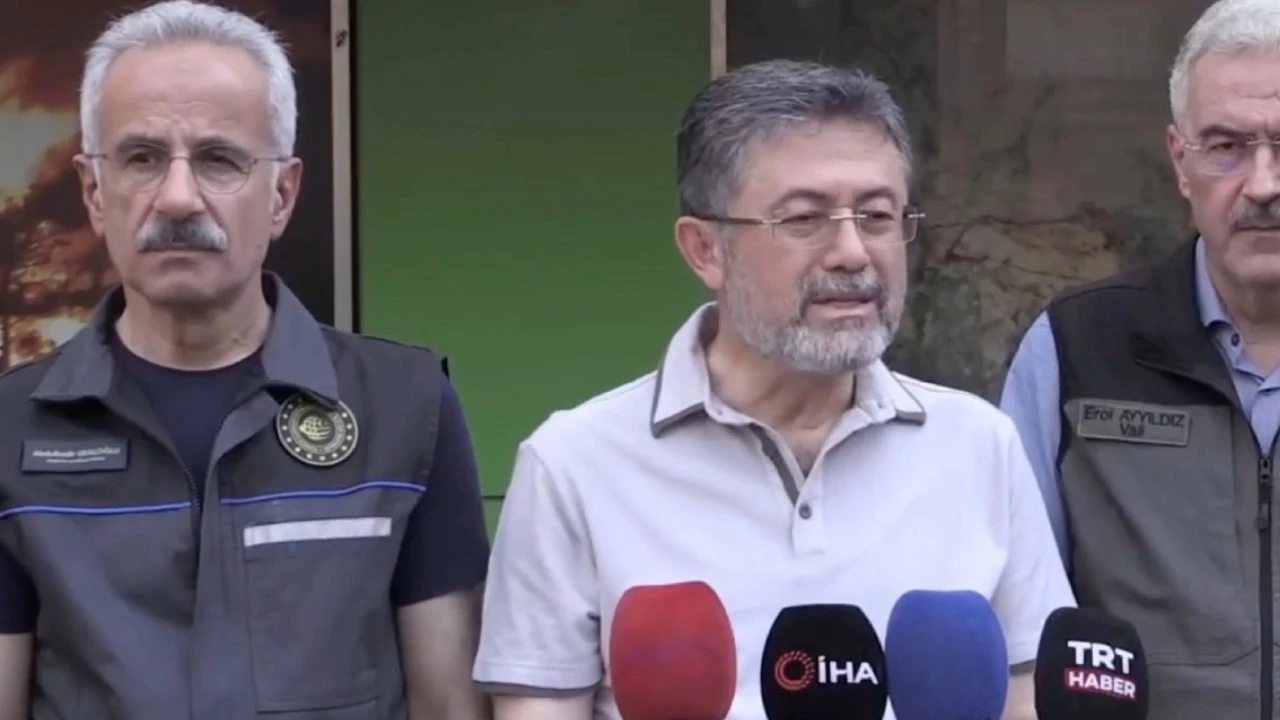 Bakan Yumaklı "Riskli günlerden geçiyoruz" diyerek çağrı yaptı