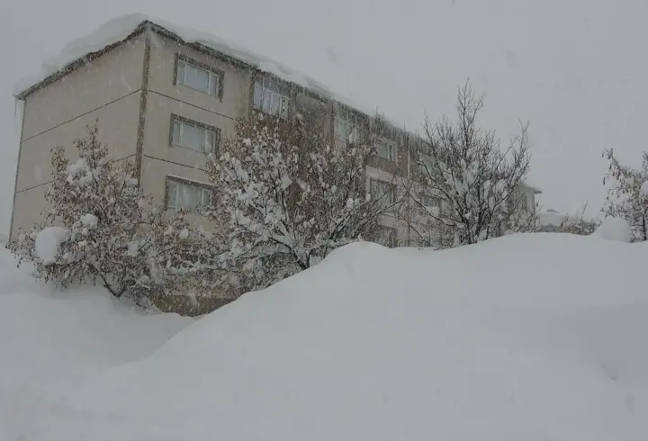 Bitlis'te 211 köy ve mezra yolu kapandı; kar kalınlığı 152 santimetreye ulaştı