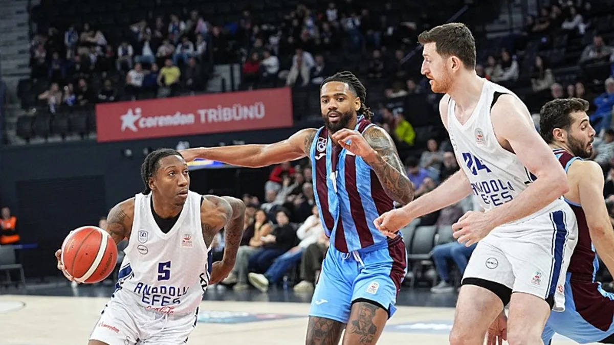 Anadolu Efes, Trabzonspor'u evinde geçti!