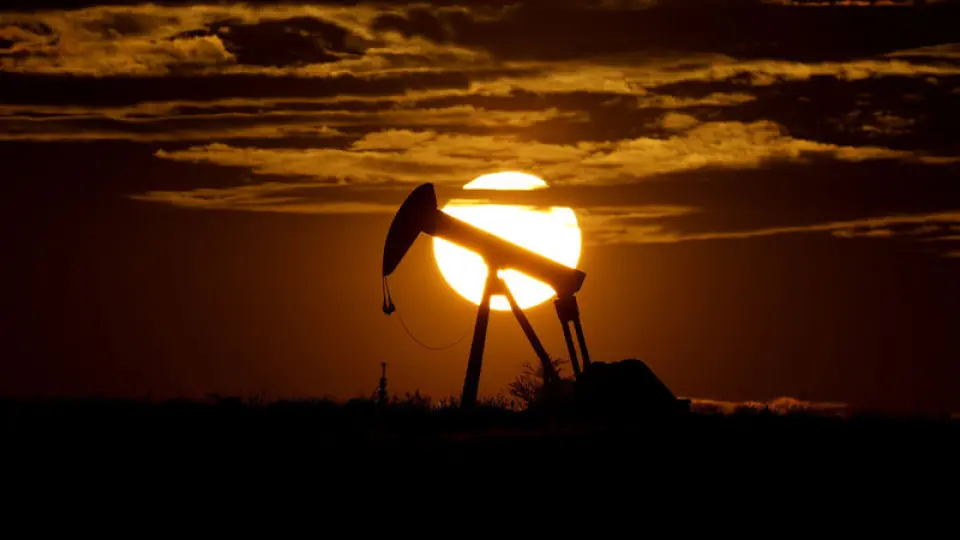 Bazı OPEC+ üyeleri Nisan'da üretim artışı istiyor