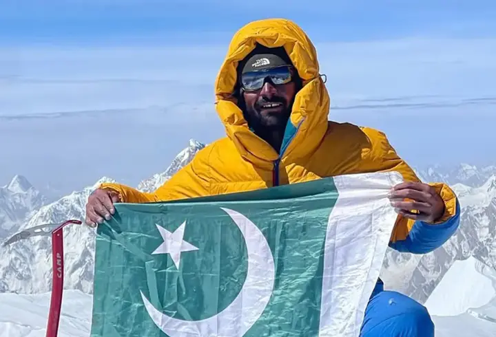 Pakistanlı dağcı, tırmanış sırasında düşerek hayatını kaybetti