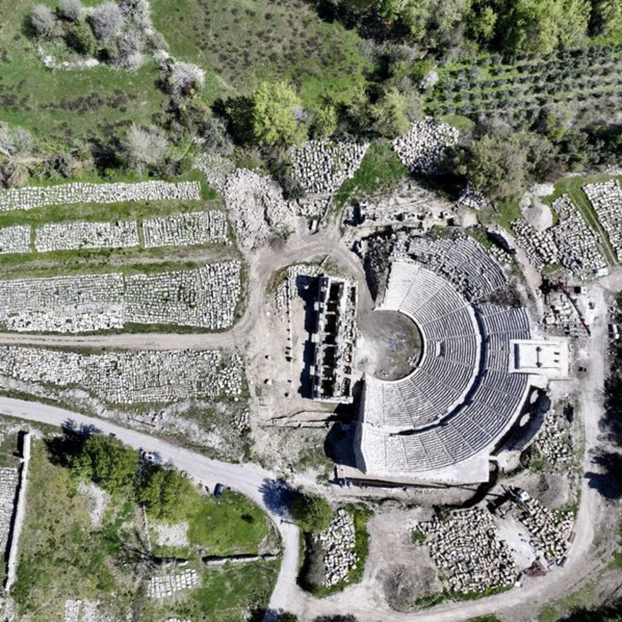 Tlos Antik Kenti'nin tiyatrosu sahne için gün sayıyor