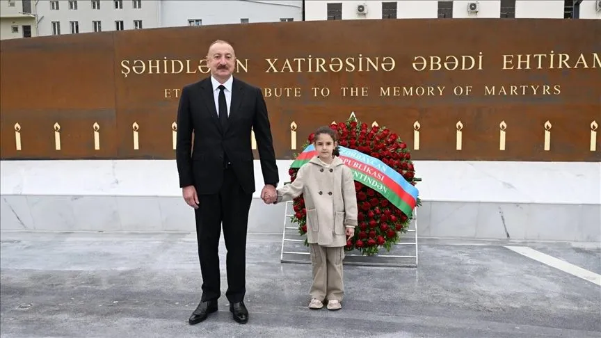 Azerbaycan, Gence'de Ermenistan'ın saldırısına hedef olan sivil alana anıt park inşa etti