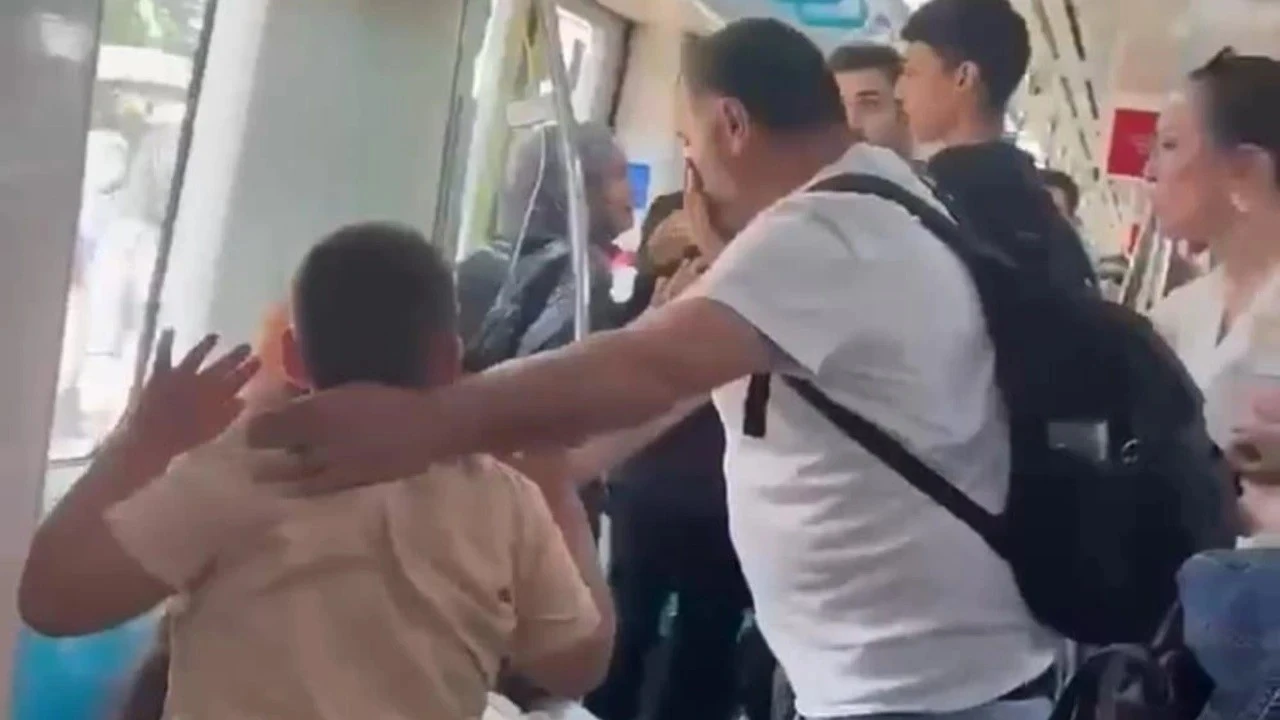Marmaray’da saldırıya uğrayan babaya Cem Duman'dan destek! 'Eğitim masraflarını üstleneceğim'