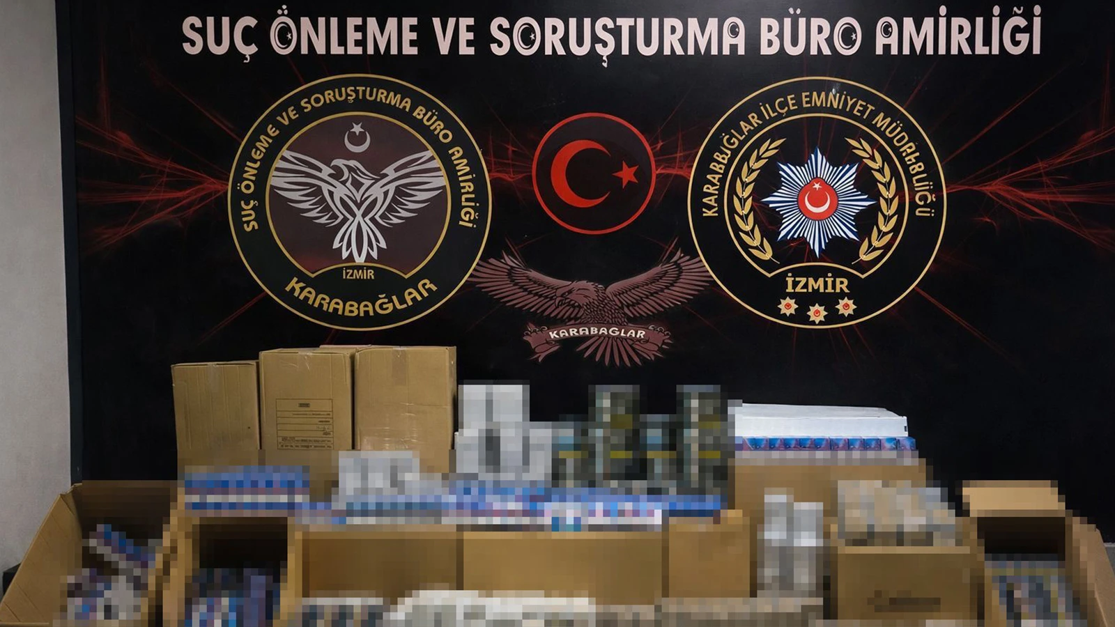 İzmir'de kaçak sigara operasyonu: 500 bin adet makaron ele geçirildi