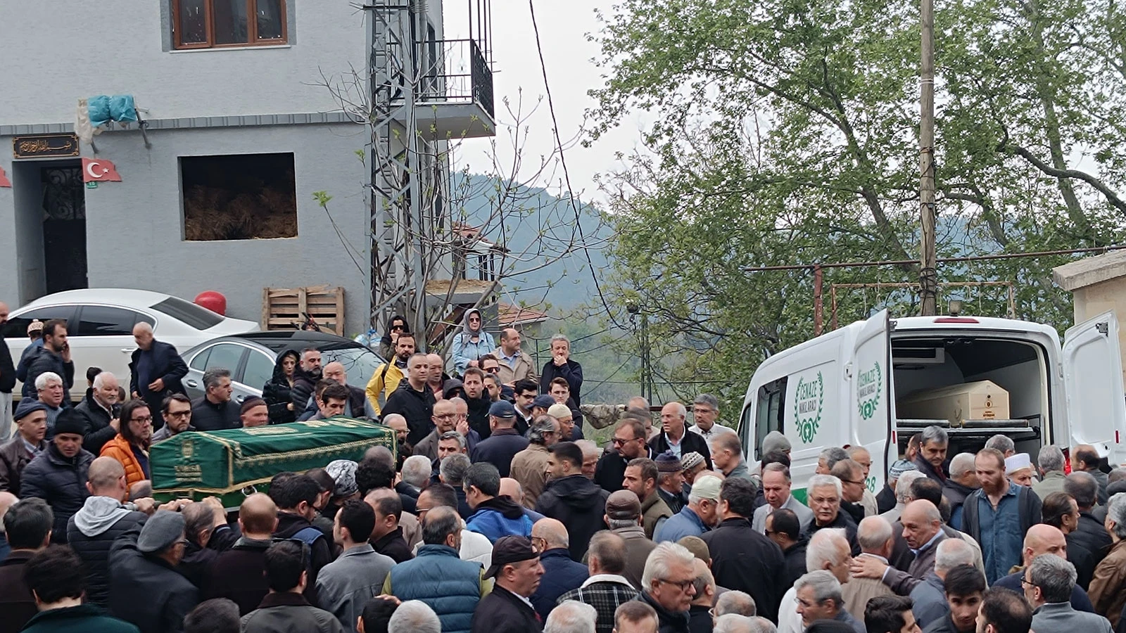 Rusya'da ölen dağcılar Bursa ve Antalya'da toprağa verildi